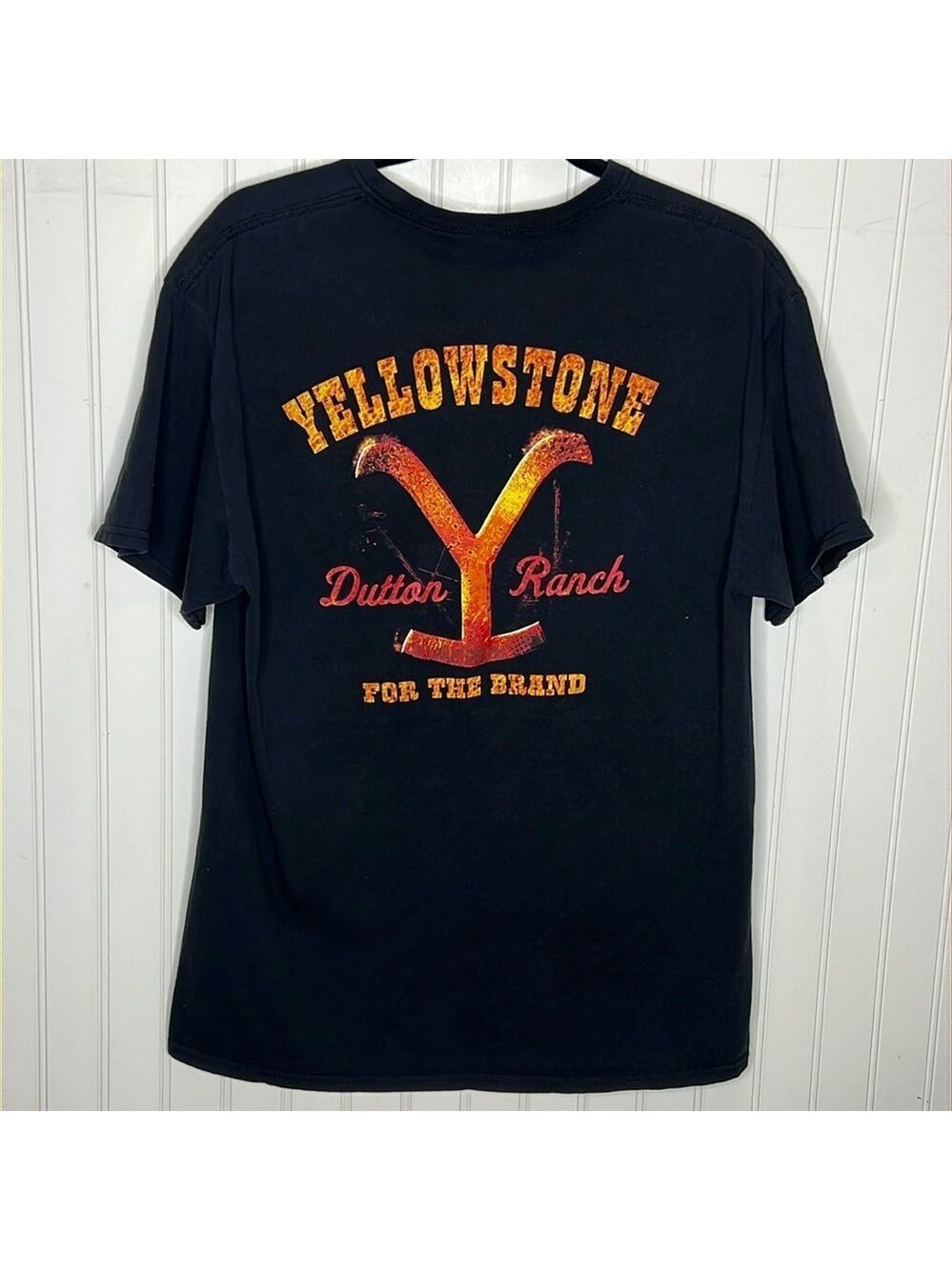 - Yellowstone Dutton Ranch T Shirt Size Large